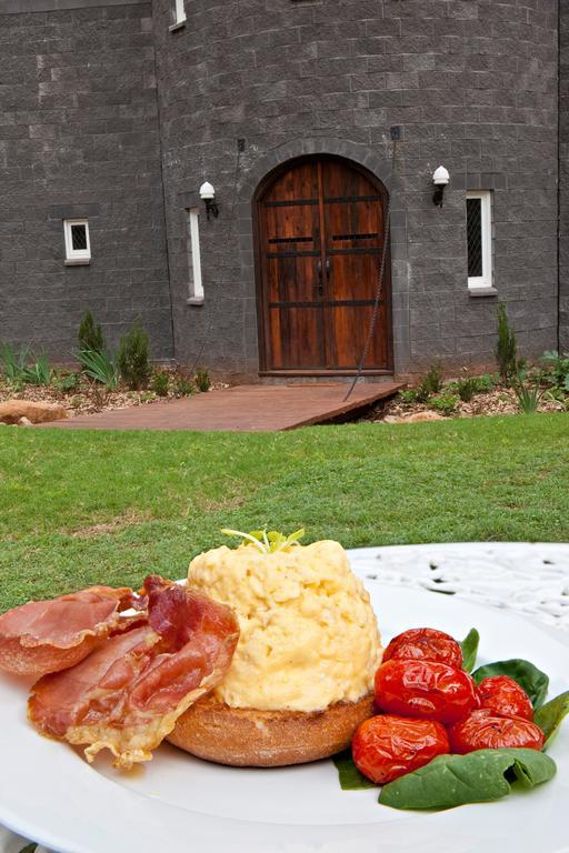 The Castle On Tamborine Hotel Mount Tamborine Exterior photo