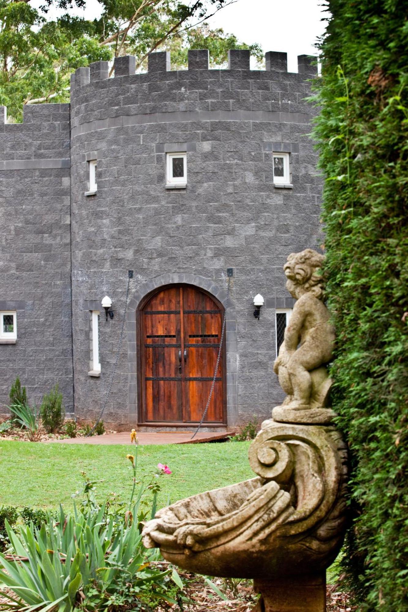 The Castle On Tamborine Hotel Mount Tamborine Exterior photo